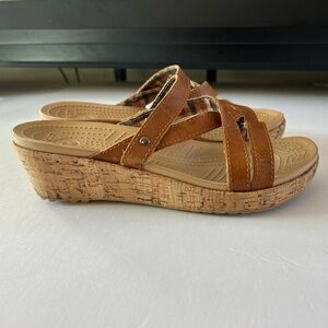 Crocs A-Leigh Cork Wedge Strappy Sandals 7 Brown Leather Comfort Slide